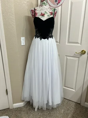 Blondie Nites Black and White Spaghetti Strap Prom Gown size 7 Junior thumbnail 2