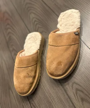 UGG Leisure Slide Slippers thumbnail 1