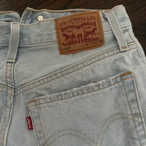Levi’s 501 Jean Shorts thumbnail 3