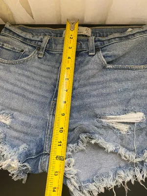 Abercrombie Women's Shorts Size 27 Boyfriend Short thumbnail 6