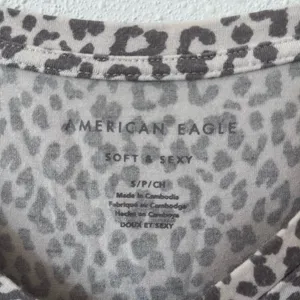 American Eagle soft & sexy leopard print Shirley sleeve tee thumbnail 3