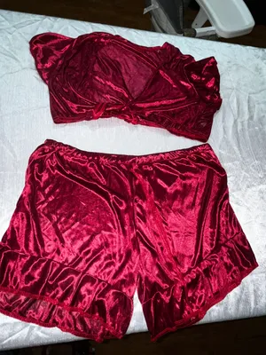 2 pieces Knotted crop top ruffle shorts thumbnail 2