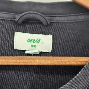 Aerie Sweatshirt Womens Medium Gray Cropped Asymmetrical Hem‎ Raw Edge Crew Neck thumbnail 2