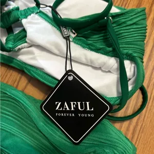 NWT Zaful Green Ribbed Bikini 2 Piece Set Women’s Size Medium thumbnail 3