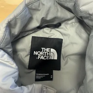 The North Face Womens Aconcagua 3 Vest Down Feather Light Gray Medium Athleisure thumbnail 8
