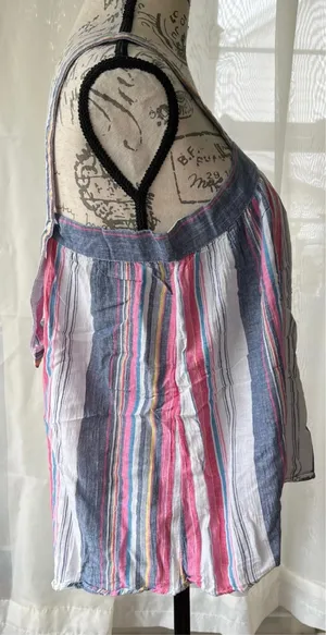 Love women’s top medium Multiple thumbnail 2
