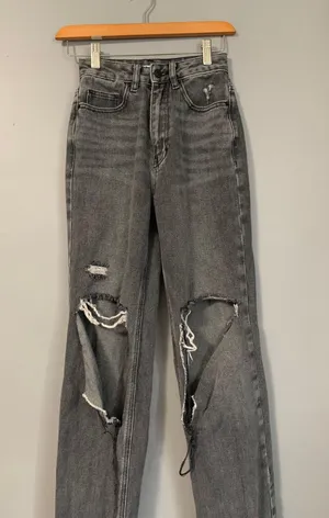 PacSun 90s Boyfriend Jeans thumbnail 2