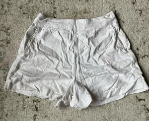 Abercrombie White Linen Shorts thumbnail 1