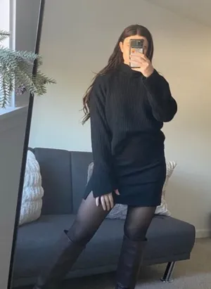 NWT H&M black sweater  thumbnail 1