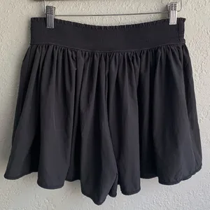 ATHLETA small black short thumbnail 2