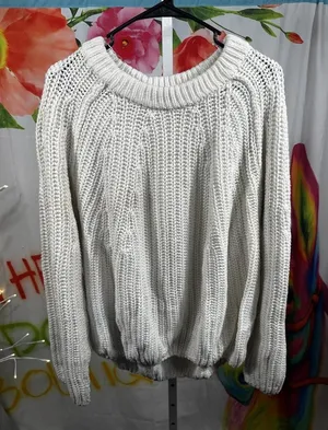 H60 Free People white sweater Size M #knitwear #winterwear thumbnail 1