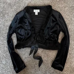 Black satin LA NUIT cropped bolero jacket with luxe faux fur trim thumbnail 2