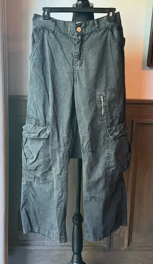 BDG urban outfitters black wide leg cargo jeans sz 6 thumbnail 1