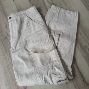 Cream Straight thumbnail 1