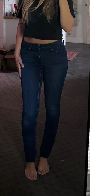 Levi's Women's Dark Skinny Jeans thumbnail 1