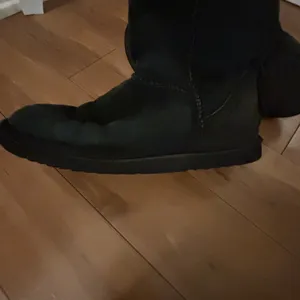 UGG Black Short Classic  Boots Size 6W thumbnail 6