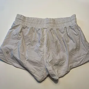 Lululemon Shorts thumbnail 2