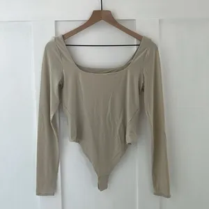 LULULEMON Wundermost Ultra-Soft Nulu Square-Neck Long-Sleeve Bodysuit Size M thumbnail 2