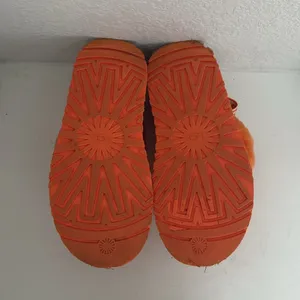 UGG Disco Knot Slides Orange Platform Sandal Sheepskin Fluffy Size 8 thumbnail 8