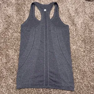Lululemon Swiftly Tech Racerback Tank Heathered Grey Size 4 thumbnail 2