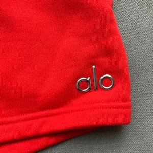 Alo Yoga Accolade Short Bright Red XS thumbnail 3