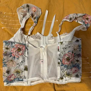 Victoria’s Secret Top thumbnail 2