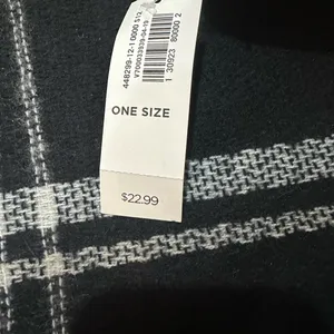Old Navy Classic Black and White Checkered Scarf thumbnail 3