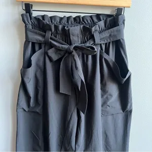 Athleta Skyline Pant II Paperbag Waist Pleated Tapered Black Belted Pants Size 2 thumbnail 6