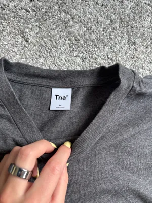 Aritzia TNA Crop Top Long Sleeve thumbnail 2