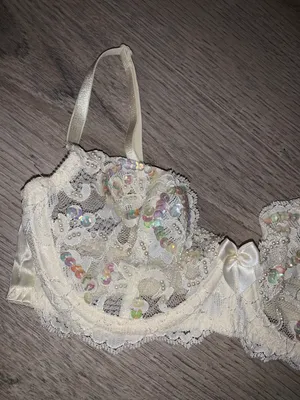 Victoria’s Secret Lace Bra 34B thumbnail 2
