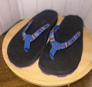 LL Bean Katahdin Flip Flops Women's‎ Sz 8 M Sandals Blue Aztec Pattern Beach thumbnail 1