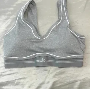 Alo Yoga Heart Throb Set thumbnail 2