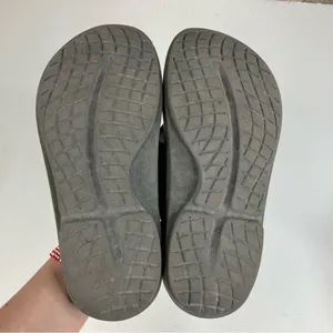 Oofos‎ Ooriginal Gray Flip Flop Sandals Size 8 thumbnail 5