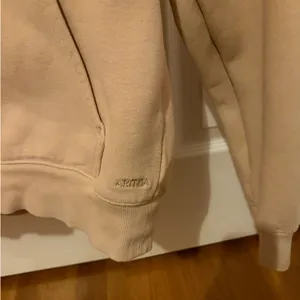Aritzia Hoodie thumbnail 4