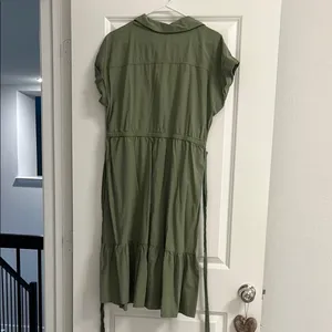 Elegant Green Button thumbnail 3