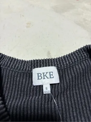 BKE NWT Short Sleeve Colorblock Ribbed Top - Oat black small MSRP$37 thumbnail 5
