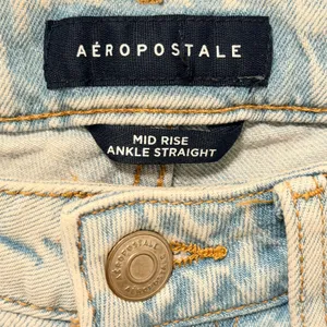 AEROPOSTALE Jeans Sz 6R Light Wash Distressed Ankle Straight Leg‎ Stretch thumbnail 3