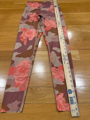 Offline by aerie floral camo goals high waisted 7/8 leggings size small . thumbnail 7