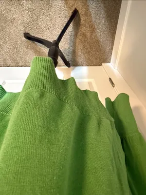 Loft| Green Scoop Neck Lightweight Long Sleeve Sweater with ribbed accents thumbnail 4
