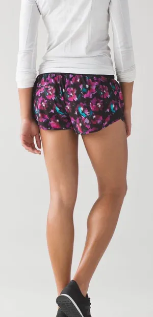 Lululemon Hotty Hot Shorts thumbnail 2