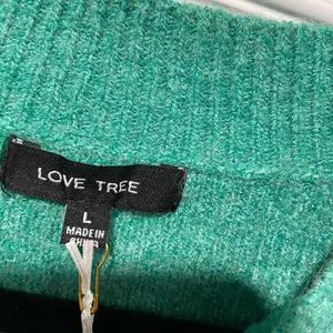 NWT Tilly’s Love Tree Size L Oversized Cropped Green Striped Pullover Sweater thumbnail 9