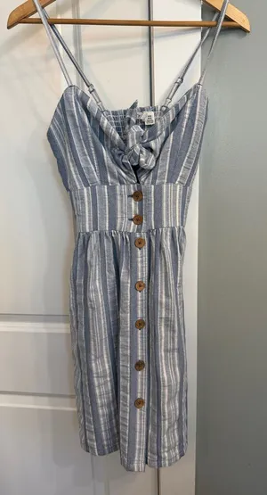 🎉NWT🎉 Roxy Women’s cotton chambray Striped Button up Tie Front small w/pockets thumbnail 1