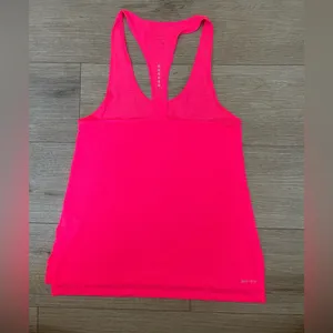 Nike tank thumbnail 3
