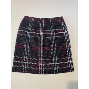 White House Black Market Tweed Skirt Size 00 Black and Red thumbnail 5