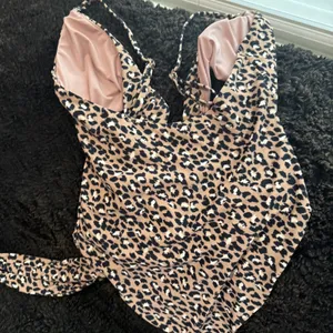 Aerie Wrap One Piece Swimsuit Size Medium Leopard Print thumbnail 12