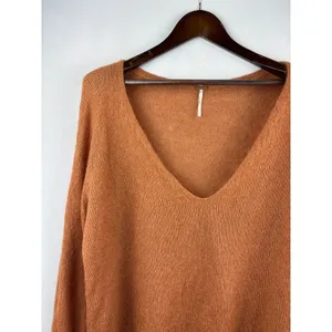 Women’s Free People Medium Tera-Cotta V-Neck Sweater thumbnail 2