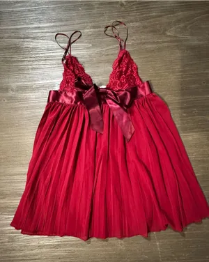 Victoria's Secret Red Lace & Satin Babydoll Chemise thumbnail 1