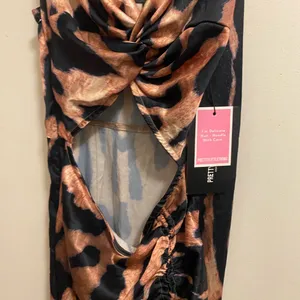 Pretty Litte Thing Womens Satin Tank Maxi Dress Size 4 Leopard Print Cutout NWT thumbnail 4