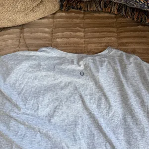 Lululemon Cates Grey Crop Tee Heather 10 thumbnail 4