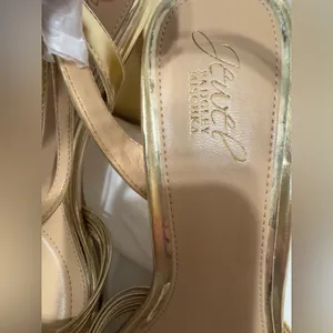 New Jewel Badgley Mischka Michelle Metallic Strappy Block Heels Size 6 Gold thumbnail 6
